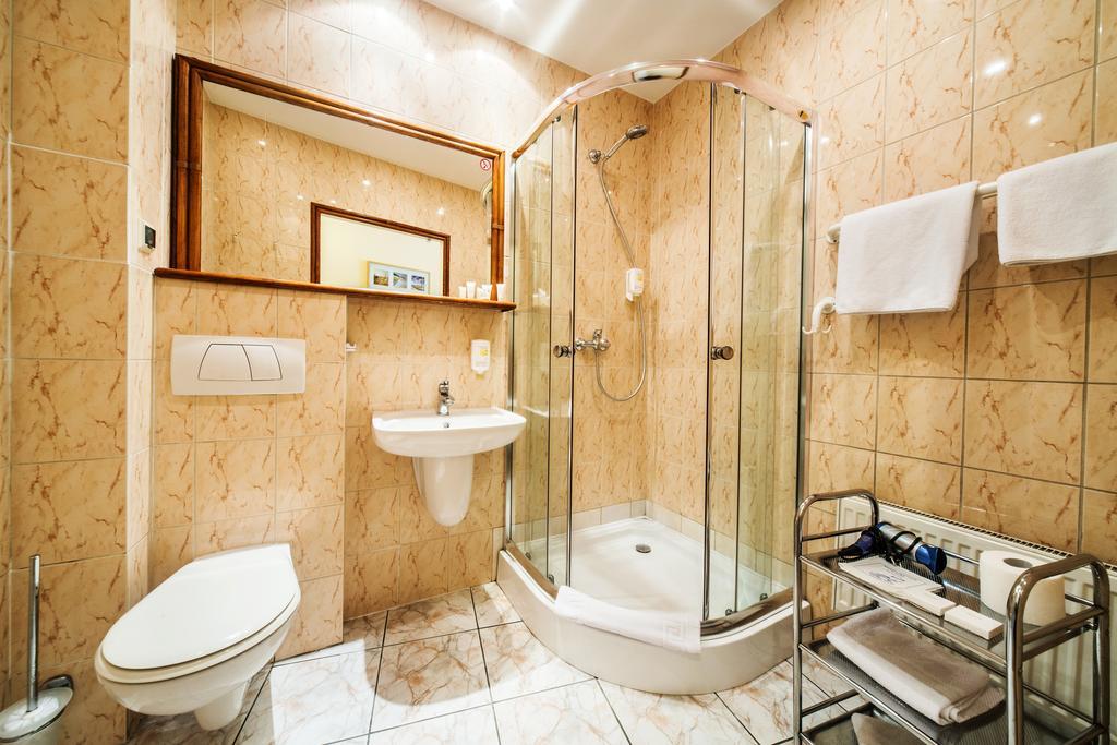 Hotel Komeda Острув-Велькопольски Номер фото