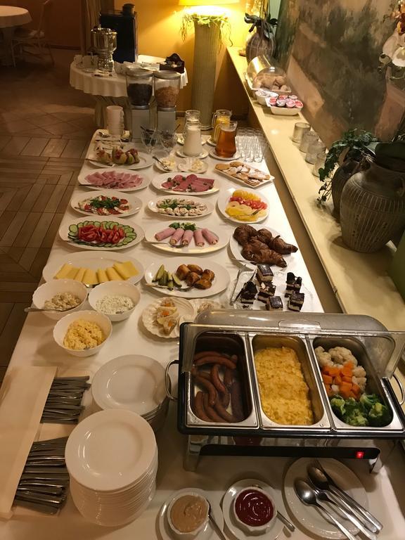 Hotel Komeda Острув-Велькопольски Экстерьер фото