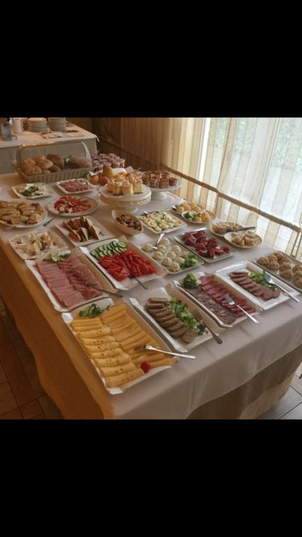 Hotel Komeda Острув-Велькопольски Экстерьер фото