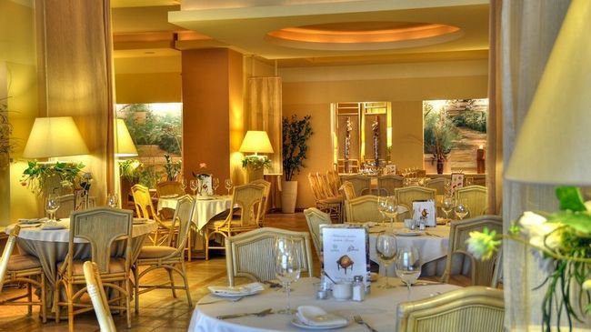 Hotel Komeda Острув-Велькопольски Ресторан фото